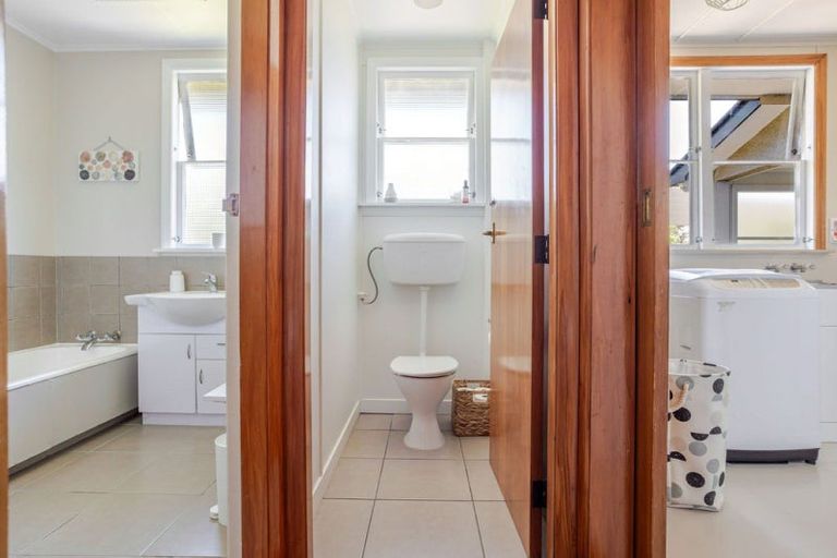 Photo of property in 5 Chamberlain Street, Dannevirke, 4930