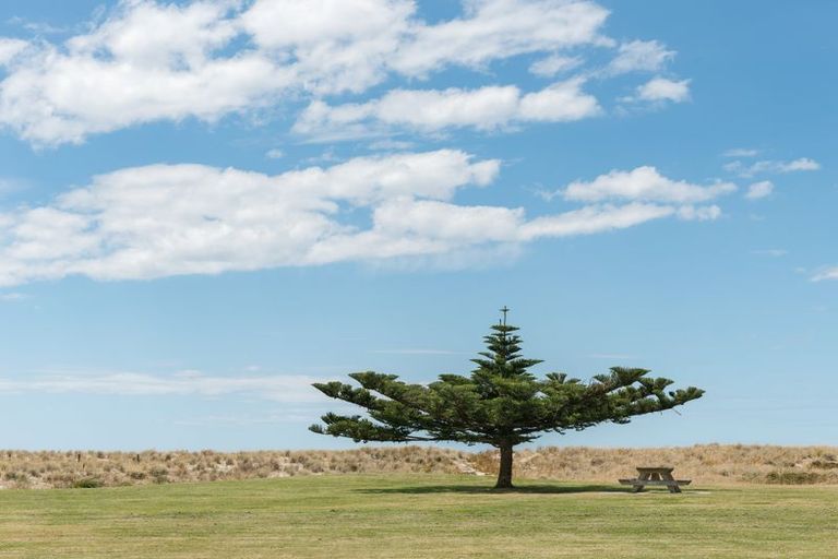 Photo of property in 1036b Papamoa Beach Road, Papamoa Beach, Papamoa, 3118