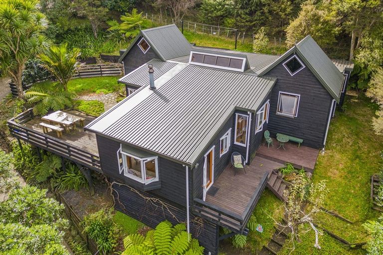 Photo of property in 5b Pohutukawa Grove, Whitianga, 3510