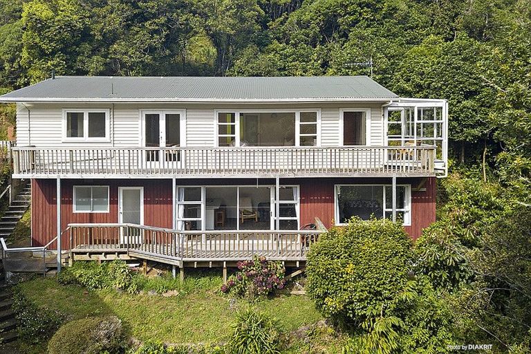 Photo of property in 11 Churchill Drive, Wilton, Wellington, 6035