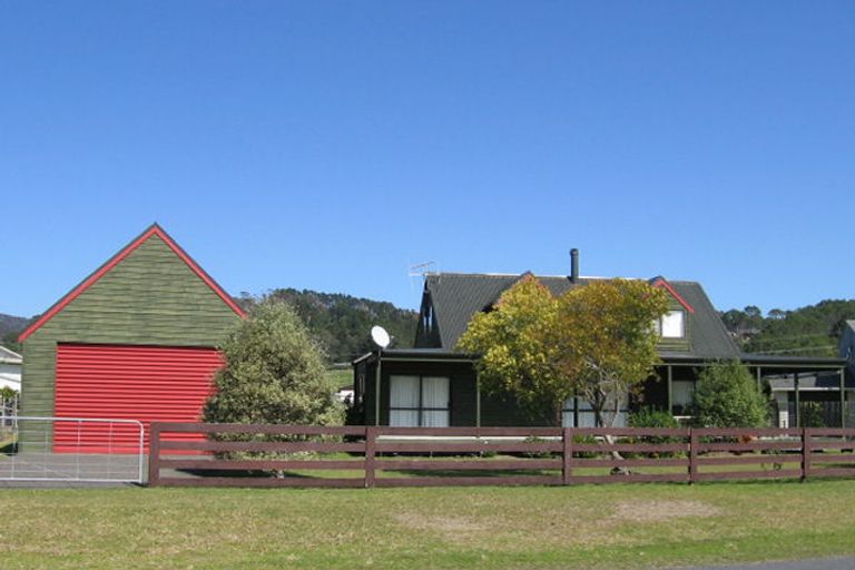 Photo of property in 4 Banks Street, Cooks Beach, Whitianga, 3591