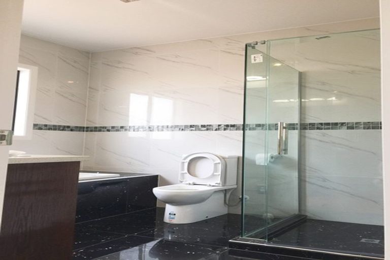 Photo of property in 6 Kohia Way, Huapai, Kumeu, 0810