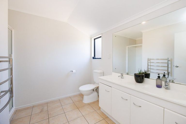 Photo of property in 110 Peter Hall Drive, Kelvin Grove, Palmerston North, 4414