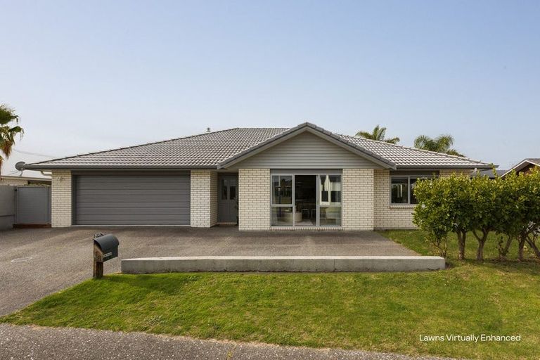 Photo of property in 16 Selliera Place, Papamoa Beach, Papamoa, 3118