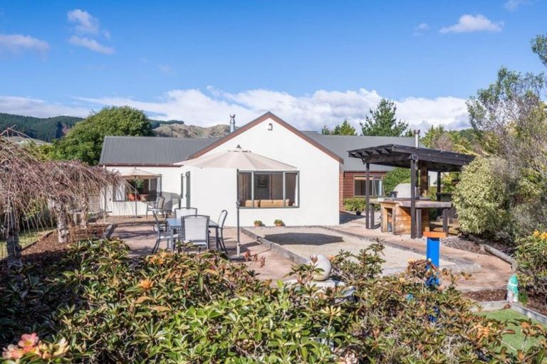 Photo of property in 21 Merlin Court, Otaihanga, Paraparaumu, 5036