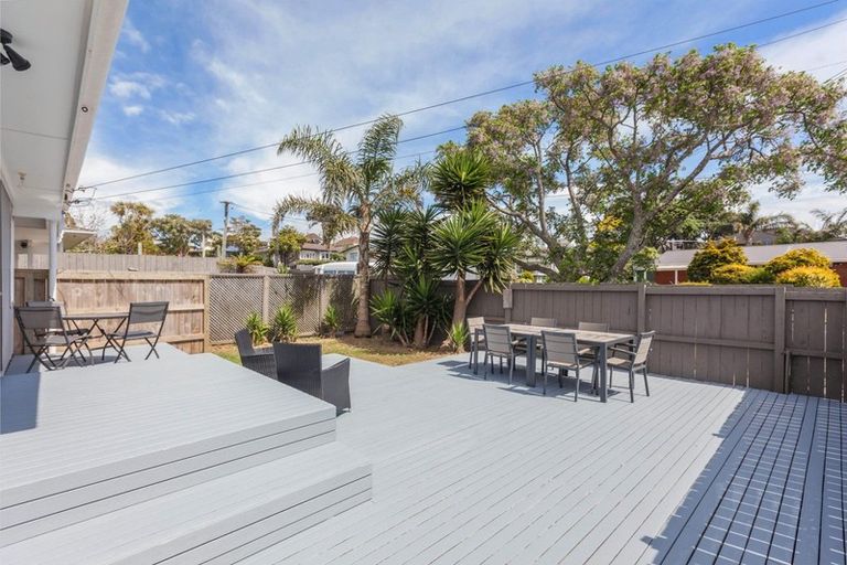 Photo of property in 1/30 Eastern Beach Road, Eastern Beach, Auckland, 2012