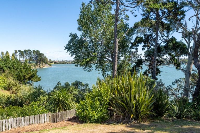 Photo of property in 71 Fisher Parade, Sunnyhills, Auckland, 2010