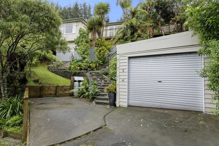 Photo of property in 5 Richmond Hill, Glenside, Wellington, 6037