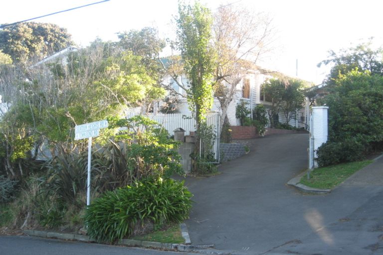 Photo of property in 27 Seatoun Heights Road, Miramar, Wellington, 6022