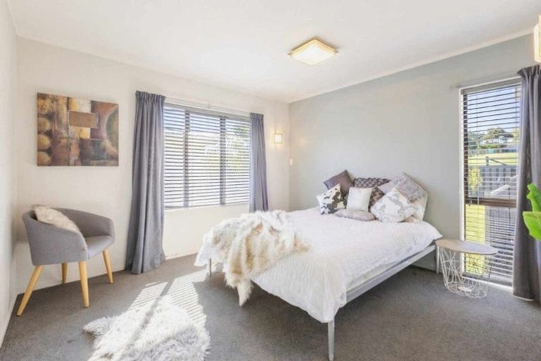 Photo of property in 28 Watts Street, Waipawa, 4210