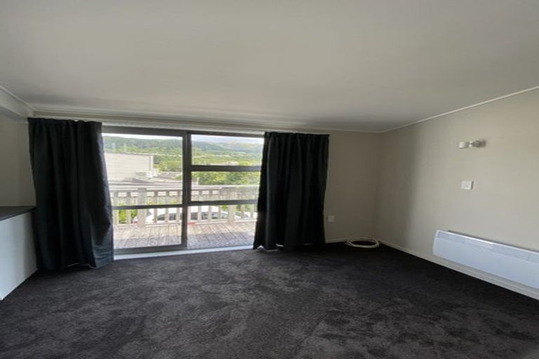 Photo of property in 9/21 Collins Avenue, Tawa, Wellington, 5028