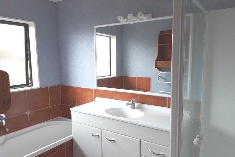 Photo of property in 31 Belcoo Crescent, East Tamaki, Auckland, 2013