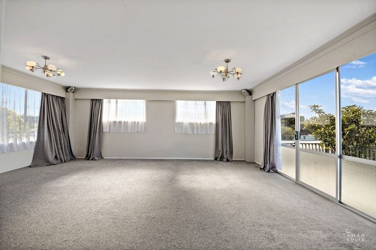 Photo of property in 207 Don Buck Road, Massey, Auckland, 0614