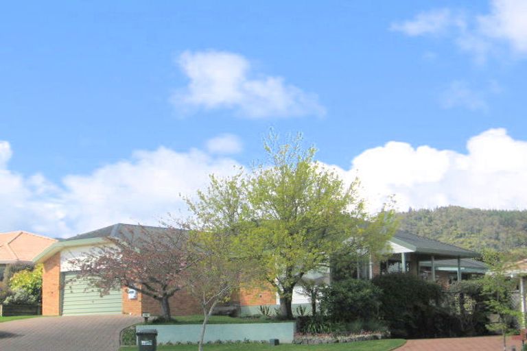 Photo of property in 15 Frisken Place, Lynmore, Rotorua, 3010