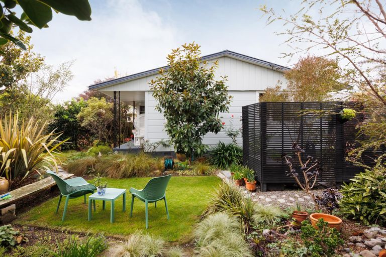 Photo of property in 11 Sinclair Avenue, Highbury, Palmerston North, 4412