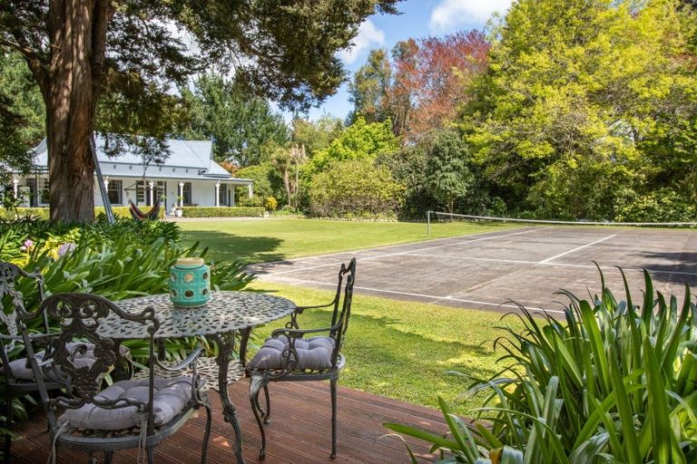 Photo of property in 6 Totara Road, Kumeroa, Woodville, 4997