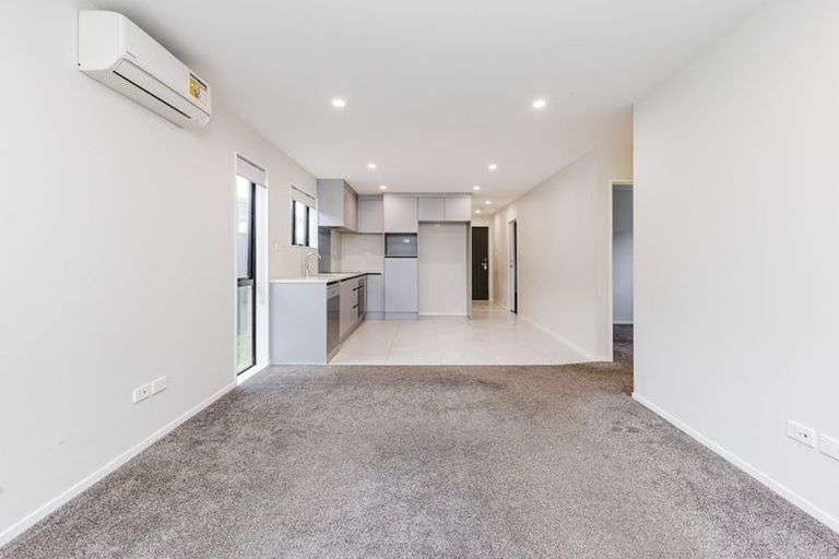 Photo of property in 19 Farmland Road, Papakura, 2110