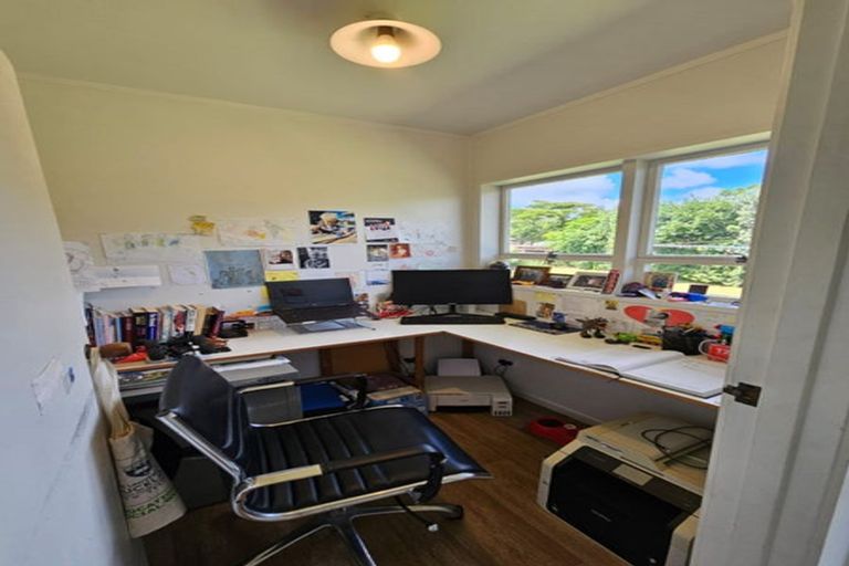 Photo of property in 30 Domain Street, Waiuku, 2123