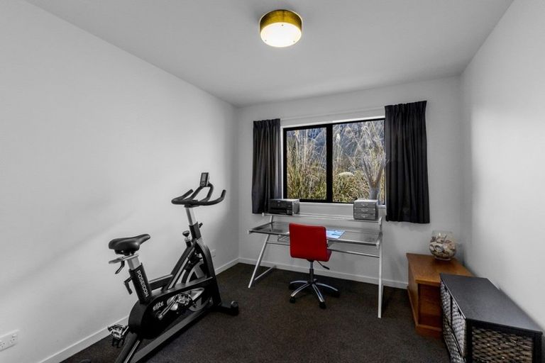 Photo of property in 6 Caithness Court, Jacks Point, Queenstown, 9371