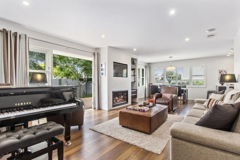 Photo of property in 27 Hinewa Road, Otumoetai, Tauranga, 3110