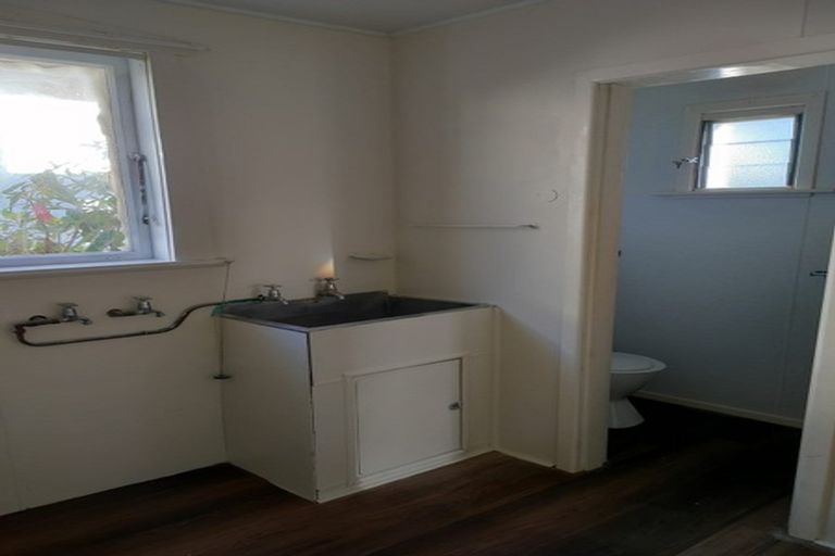 Photo of property in 21 Cudby Street, Woburn, Lower Hutt, 5011