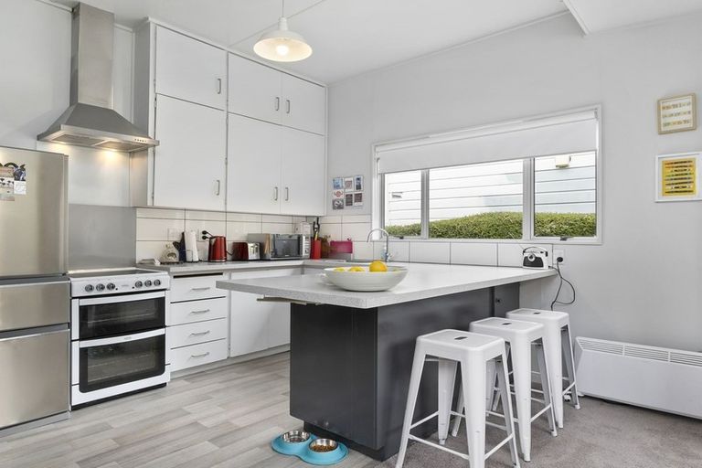 Photo of property in 15 Wharfdale Street, Macandrew Bay, Dunedin, 9014