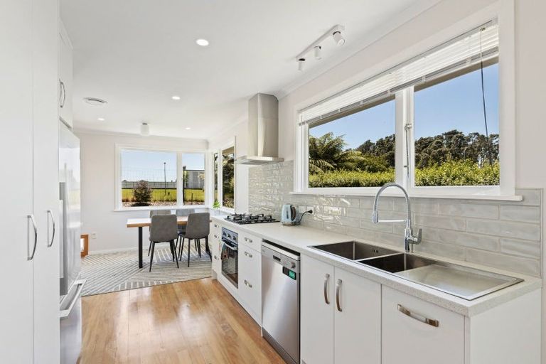 Photo of property in 52 Clawton Street, Westown, New Plymouth, 4310