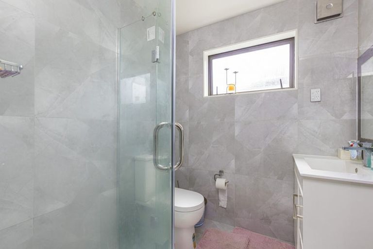 Photo of property in 5b Misty Place, Papatoetoe, Auckland, 2025