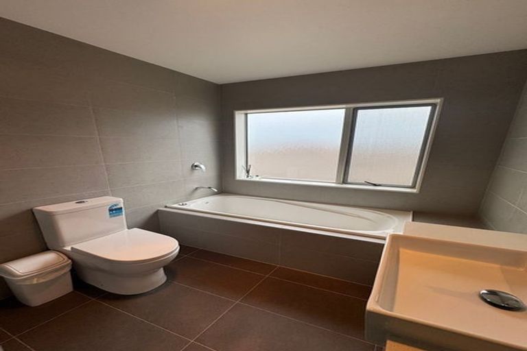 Photo of property in 14 Arranmore Drive, Flat Bush, Auckland, 2019