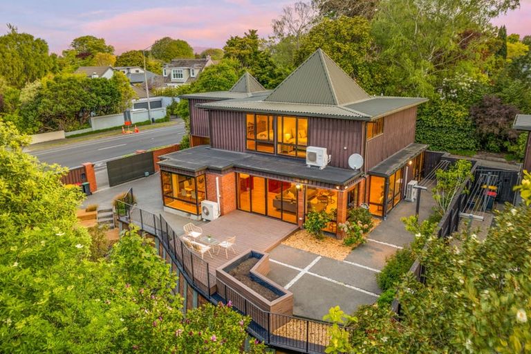 Photo of property in 2/143 Straven Road, Fendalton, Christchurch, 8014