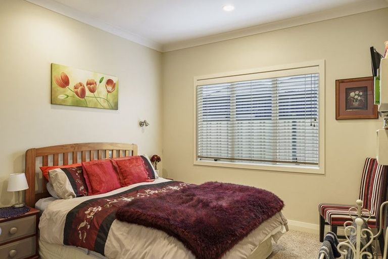 Photo of property in 33 Pinotage Drive, Greenmeadows, Napier, 4112