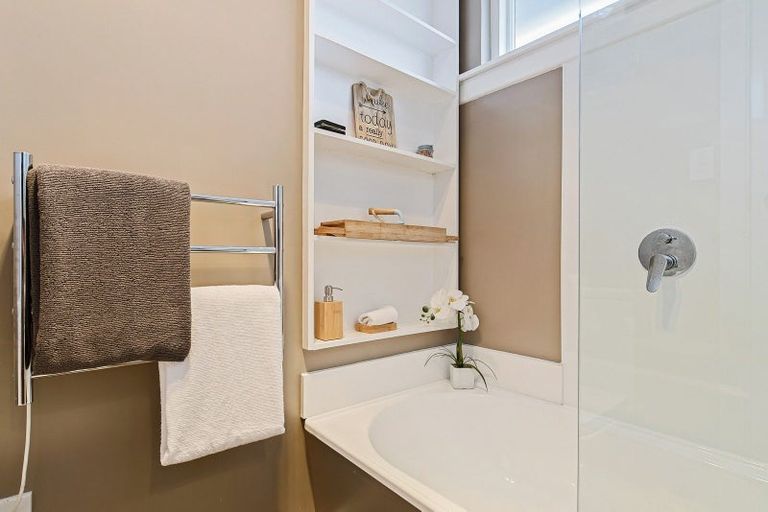 Photo of property in 2/15a Bennett Street, Saint Albans, Christchurch, 8052