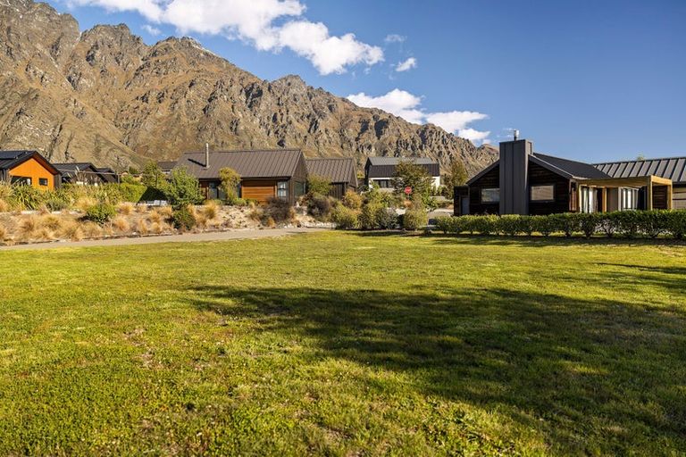 Photo of property in 38 Mcadam Drive, Jacks Point, Queenstown, 9371