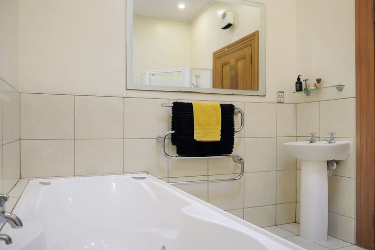 Photo of property in 33 Reuben Avenue, Brooklyn, Wellington, 6021