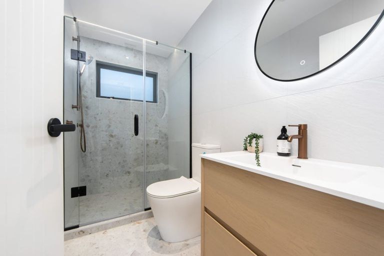 Photo of property in 4b Lyford Crescent, Sunnynook, Auckland, 0620