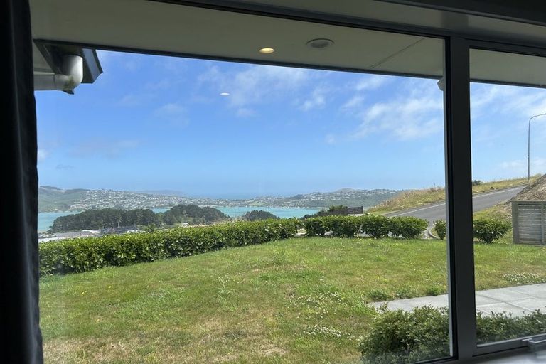 Photo of property in 2 Tutoko Place, Aotea, Porirua, 5024