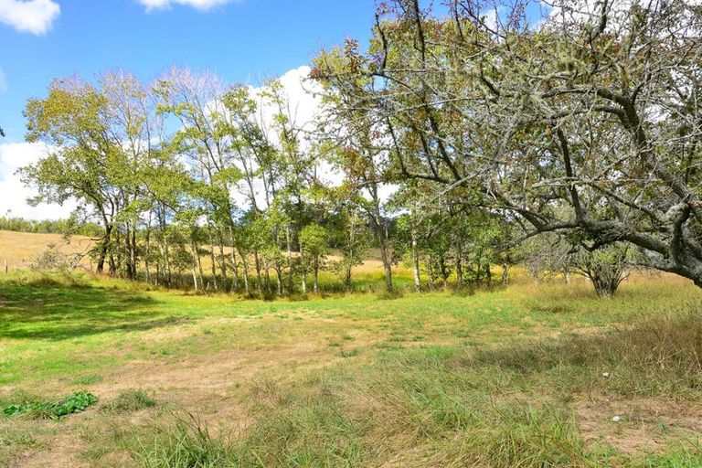 Photo of property in 113 Foster Road, Kumeu, 0891