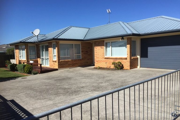 Photo of property in 8b Garden Terrace, Pukekohe, 2120