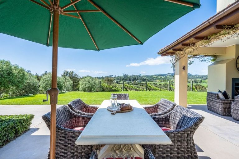 Photo of property in 61a Whitford Park Road, Whitford, Manurewa, 2576