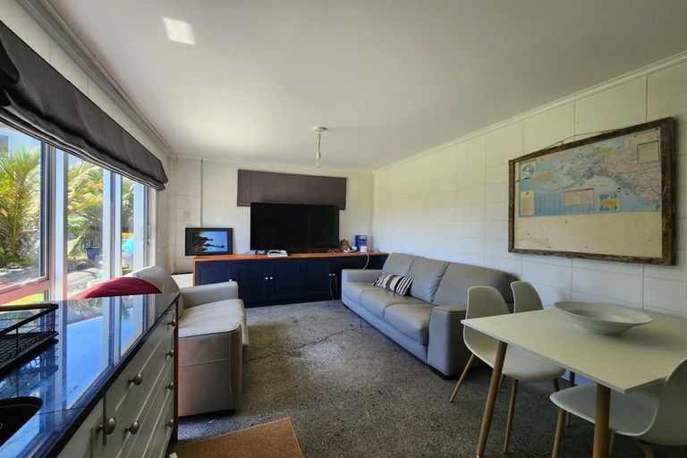 Photo of property in 12 Dowman Street, Urenui, 4375