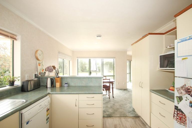 Photo of property in 17 Amanda Place, Mayfair, Hastings, 4122