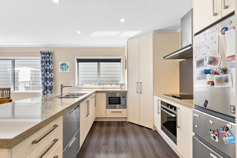 Photo of property in 1 Chalfont Road, Silverstream, Upper Hutt, 5019