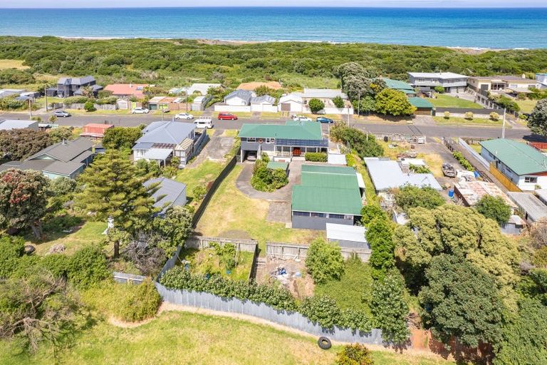 Photo of property in 86 Karaka Street, Castlecliff, Whanganui, 4501