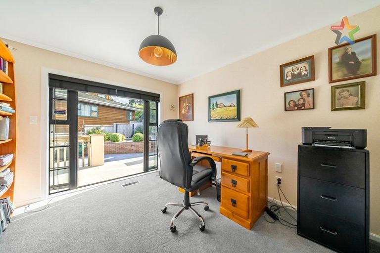 Photo of property in 44 Arahiwi Grove, Tirohanga, Lower Hutt, 5010