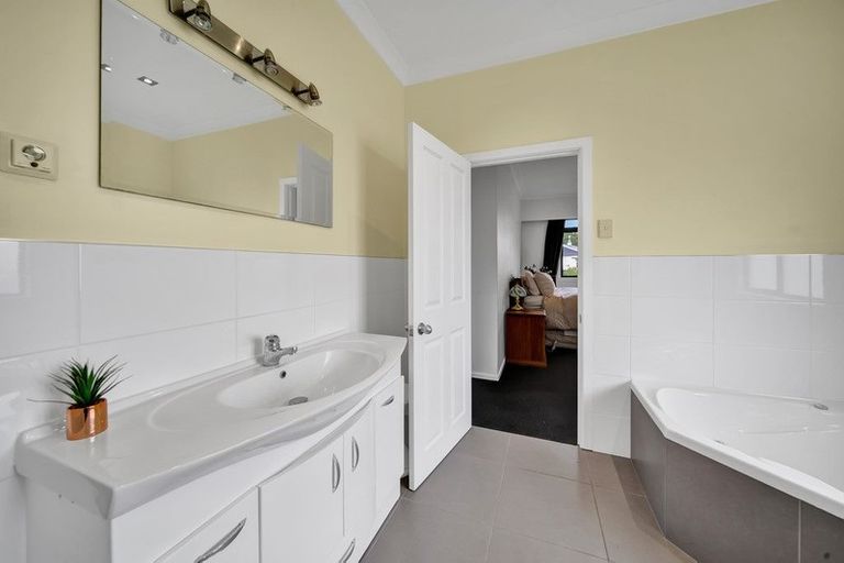 Photo of property in 283 Carrington Street, Vogeltown, New Plymouth, 4310