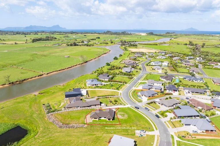 Photo of property in 14 Breton Drive, Waipu, 0510