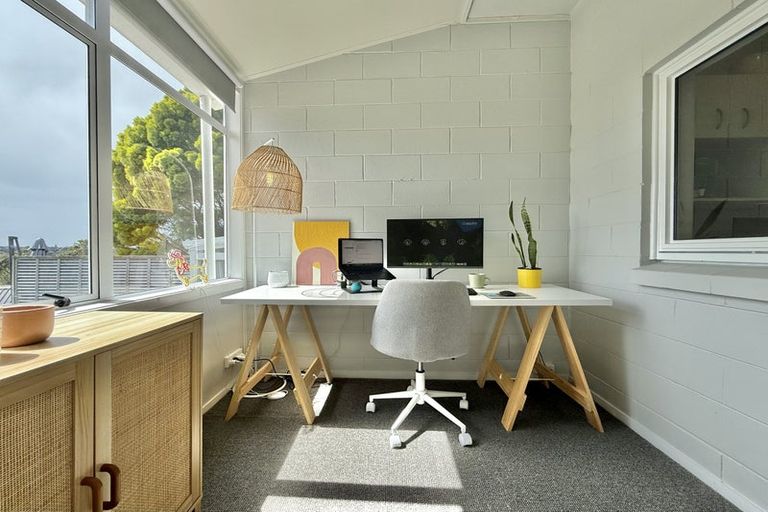 Photo of property in 26a Tower Hill, Stanmore Bay, Whangaparaoa, 0930