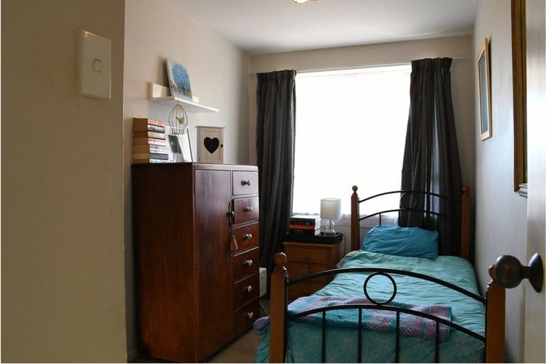 Photo of property in 2/5 Chadbury Street, Parklands, Christchurch, 8083