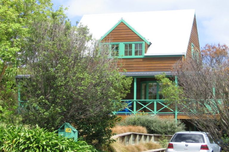 Photo of property in 82 Island Bay Road, Beach Haven, Auckland, 0626