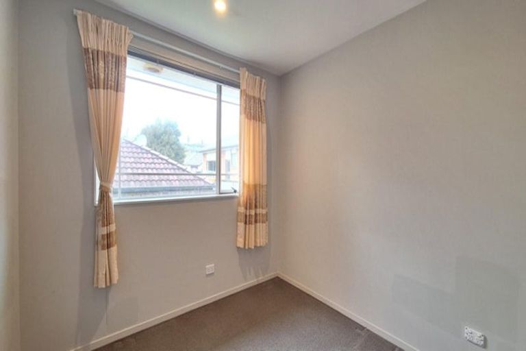 Photo of property in 3a Pittville Place, Henderson, Auckland, 0612